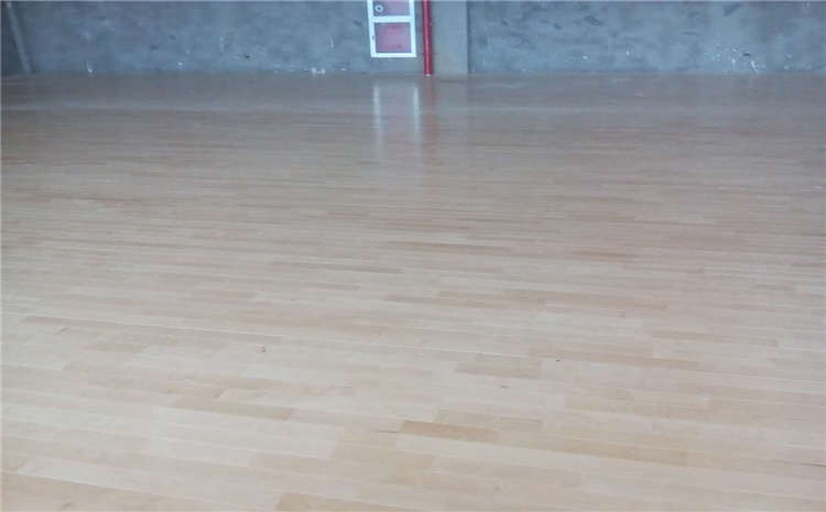 烏魯木齊楓樺木運(yùn)動(dòng)木地板怎么安裝